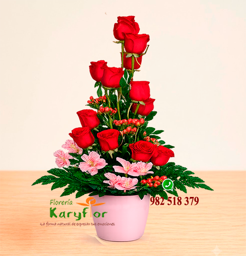 Arreglo con 12 Rosas<br>AM Y AM 001