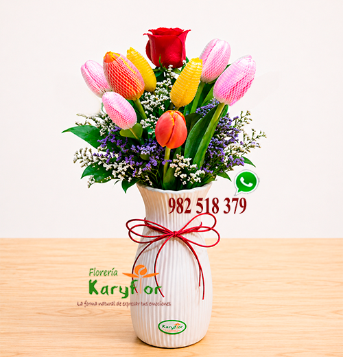 Florero 8 Tulipanes<BR>Tulipanes y Rosa<BR>Mamá_006