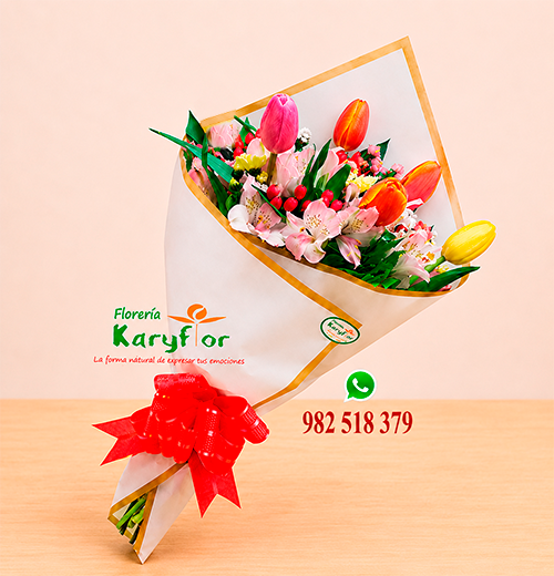 Ramo 6 tulipanes<BR>Flores Variadas<BR>Mamá_016